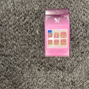 1-Set of Flower French Tip Faux Toe Nails